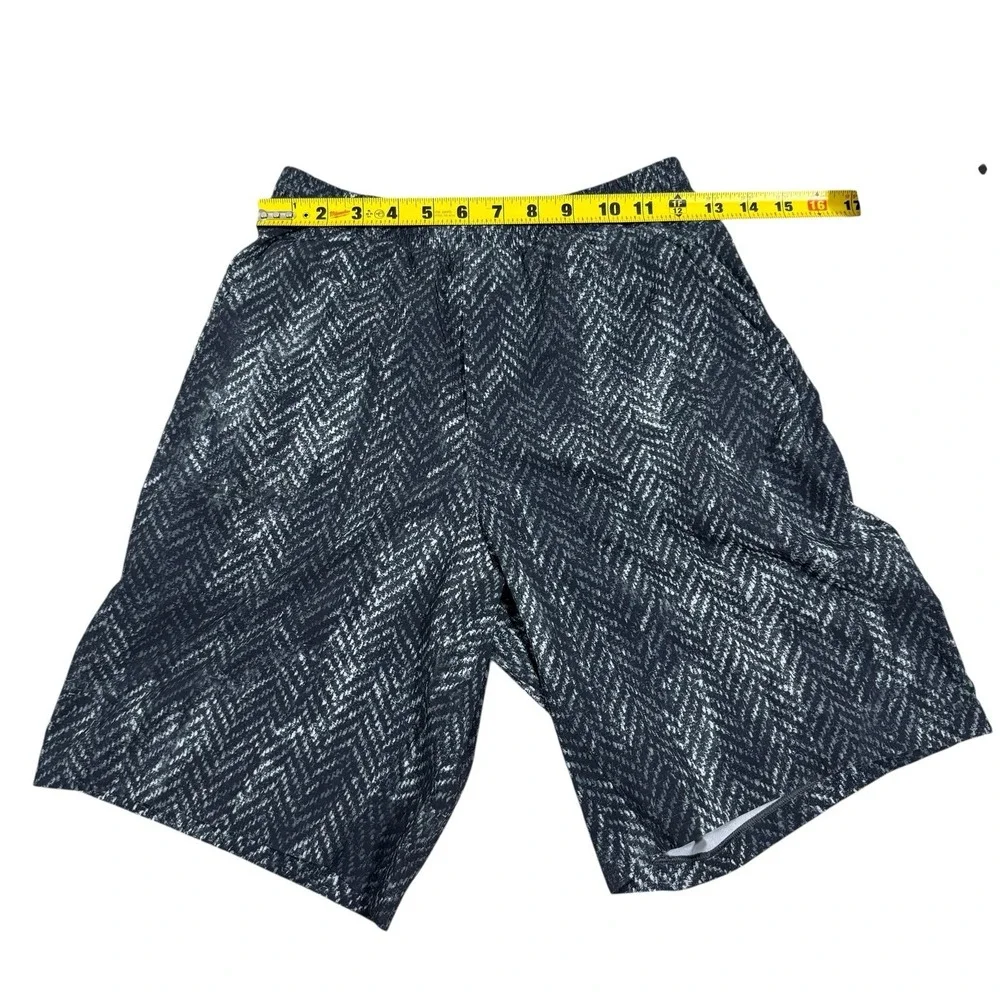 Lululemon Men's T.H.E. Shorts XS Chevron Reflective Black Gray Linerless Gym‎